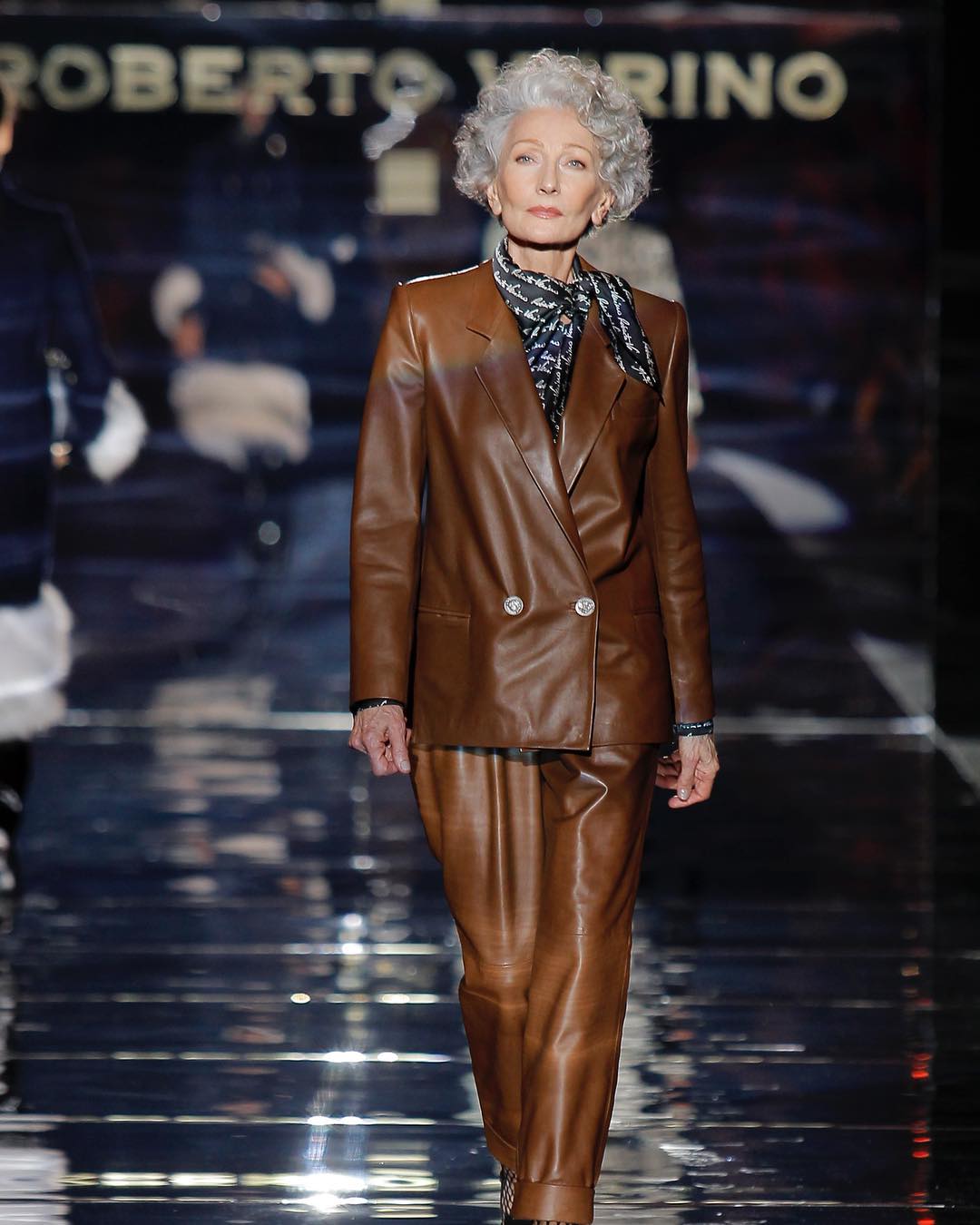Alicia Borrás, estrella del desfile de Roberto Verino