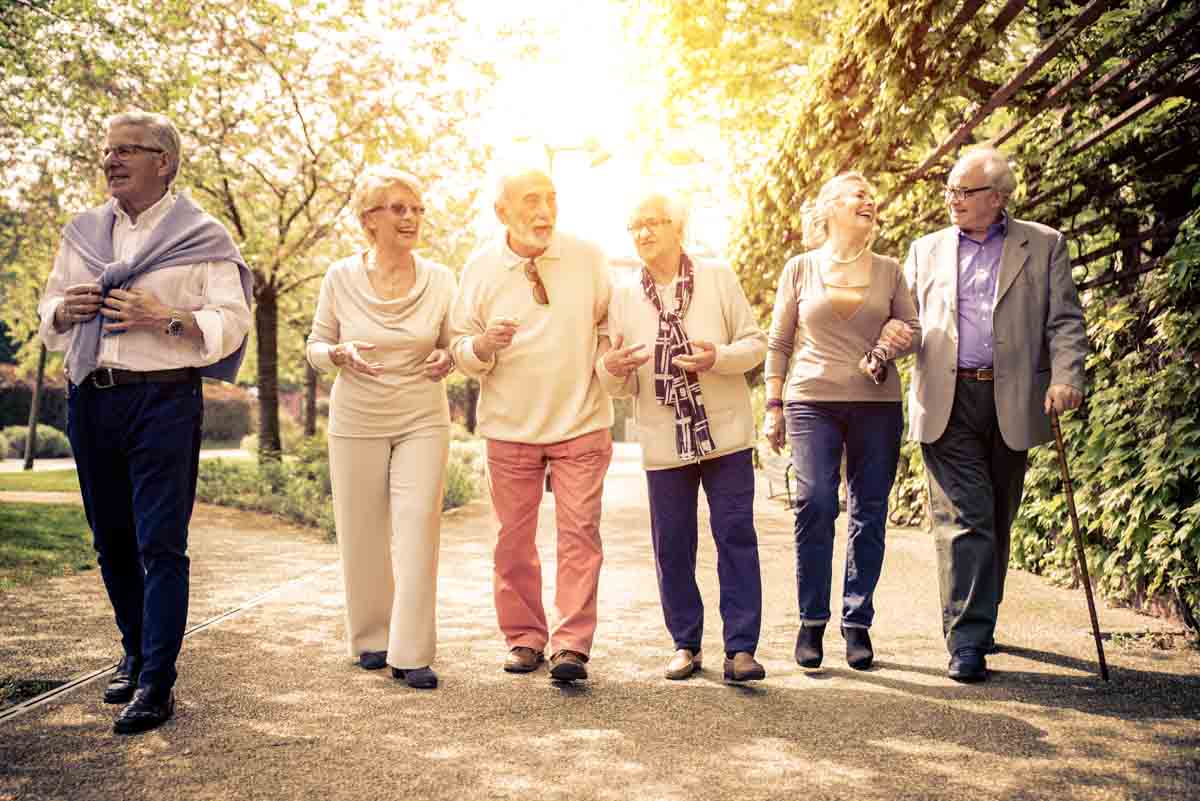 relaciones entre los adultos mayores amistad